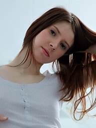 Teen masturbates in the bathtub